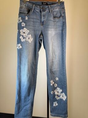 Earl Jeans Light Blue Straight Leg Jeans with White Floral Embroidery | Size 10